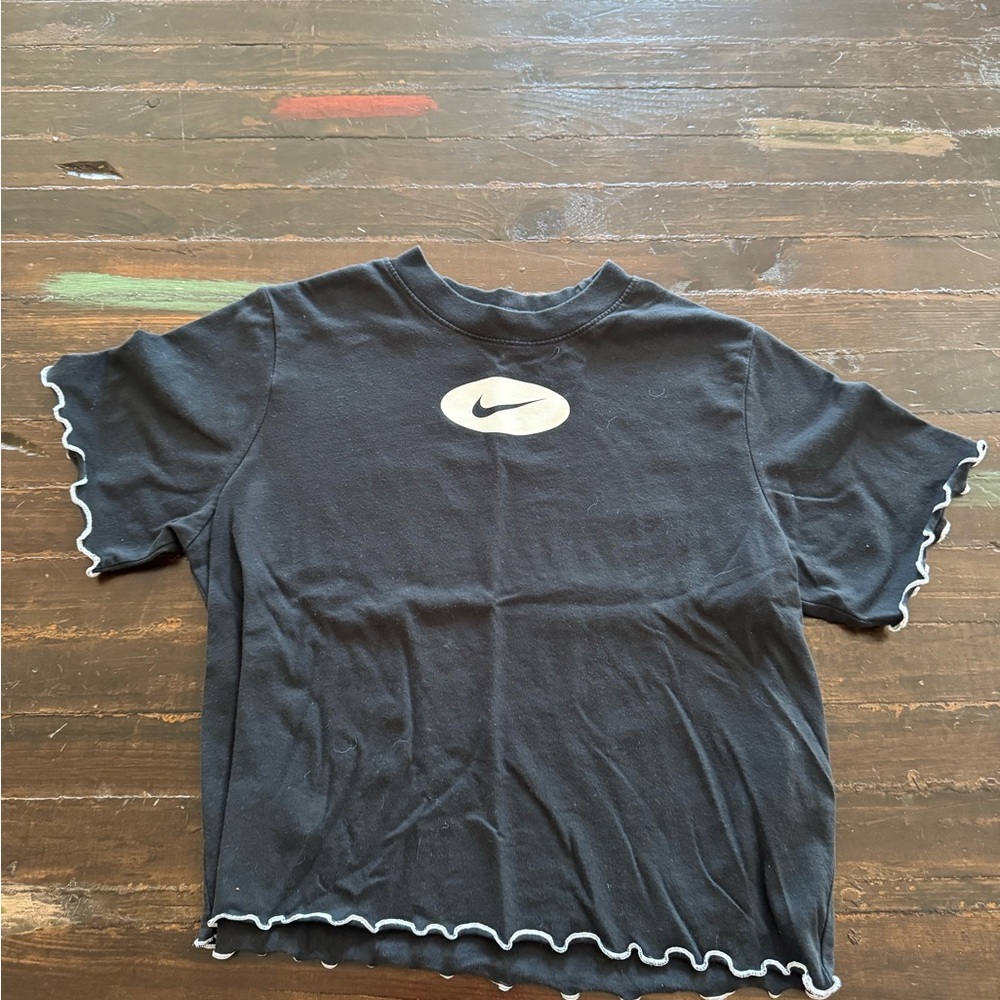 Black Nike loose fit tee with lettuce trim size medium youth